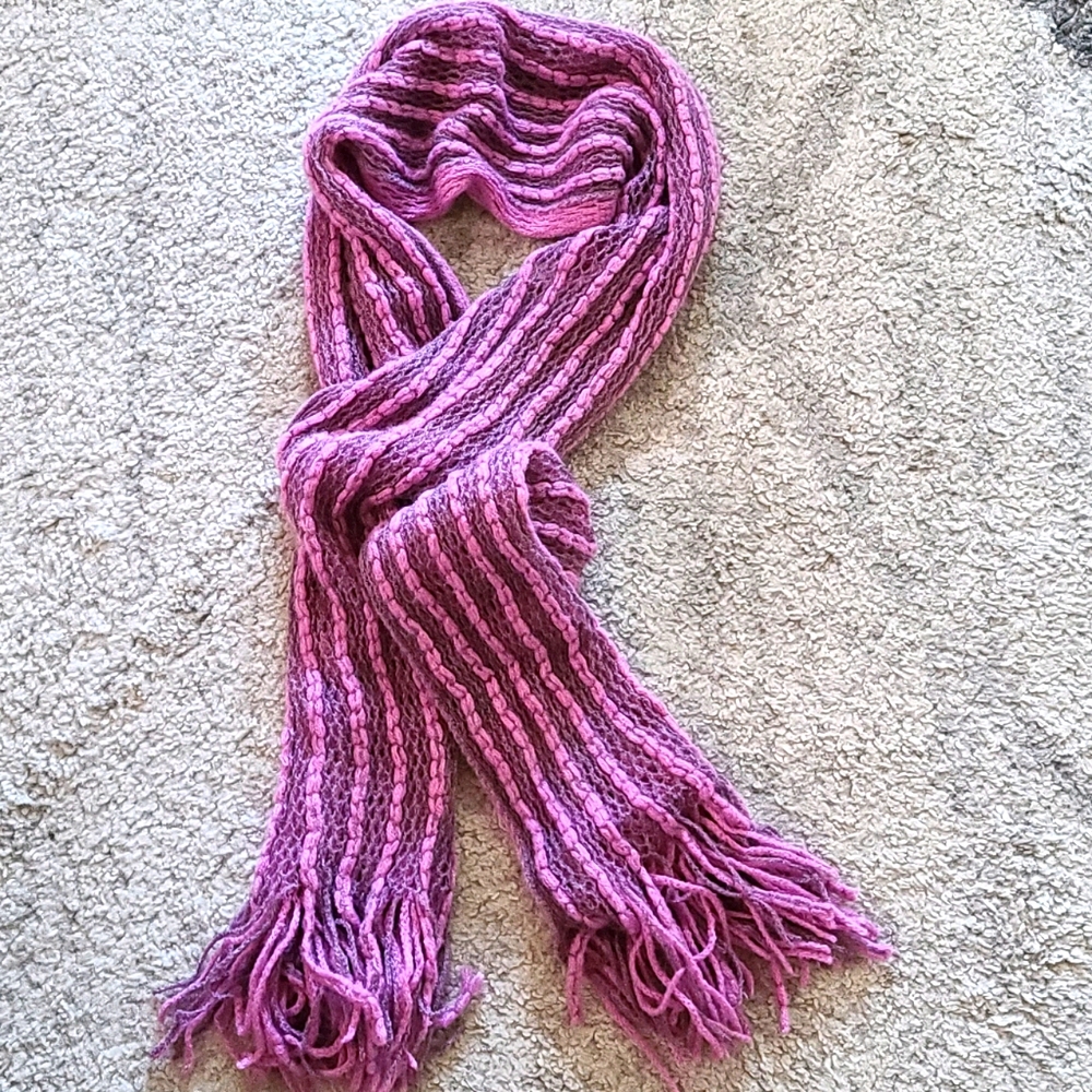 Women's light purple scarf